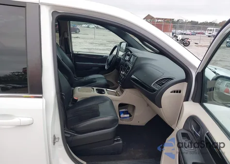 2017 Dodge Grand Caravan Sxt z USA, uszkodzony, nr VIN 2C4RDGCG6HR690349